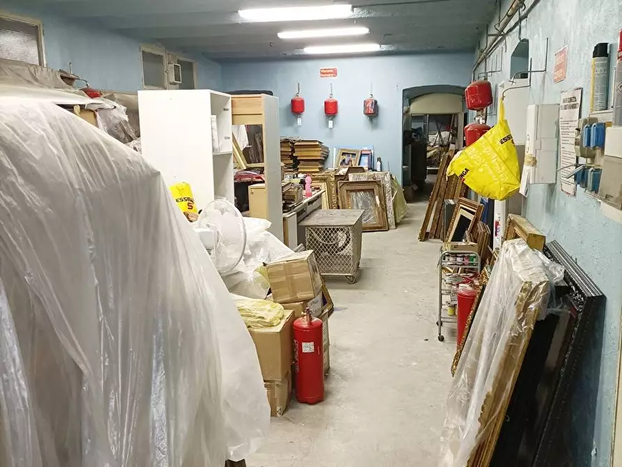 Immagine 11 di Negozio in vendita  in Via Elia Lombardini 12 a Milano