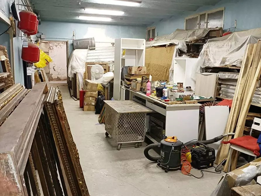 Immagine 3 di Negozio in vendita  in Via Elia Lombardini 12 a Milano