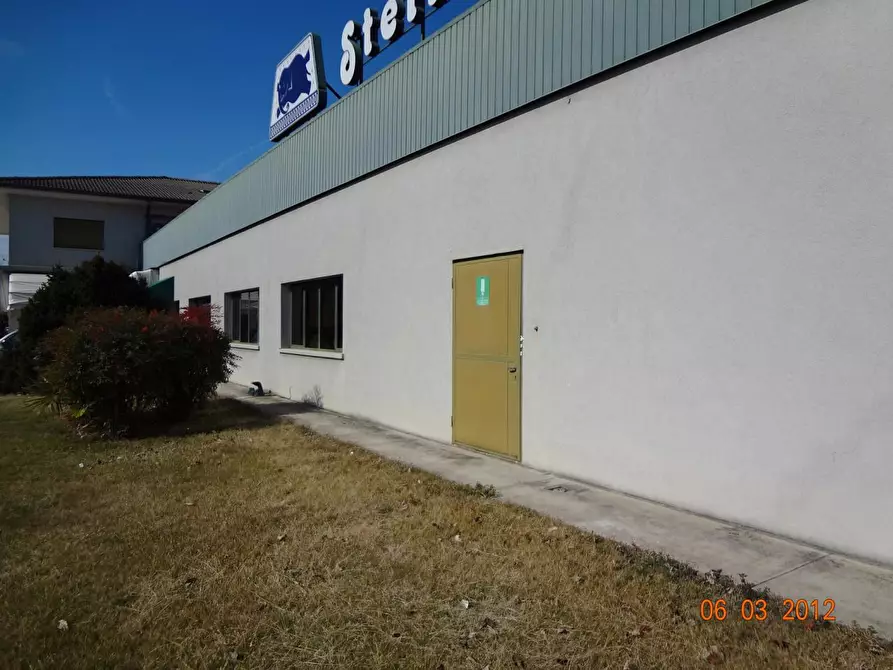 Immagine 2 di Locale commerciale in affitto  in via ponte roitero a Spilimbergo