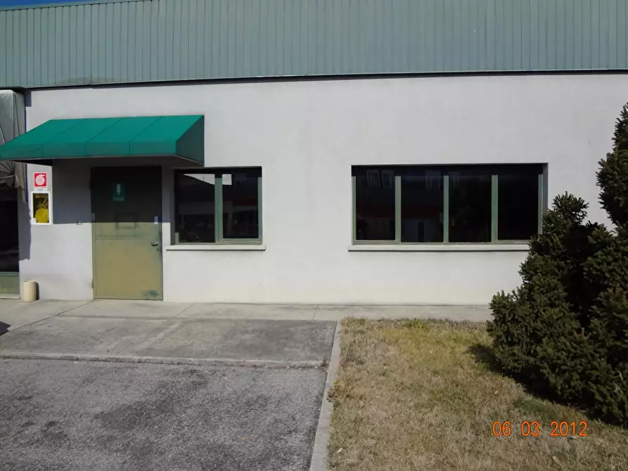 Immagine 4 di Locale commerciale in affitto  in via ponte roitero a Spilimbergo