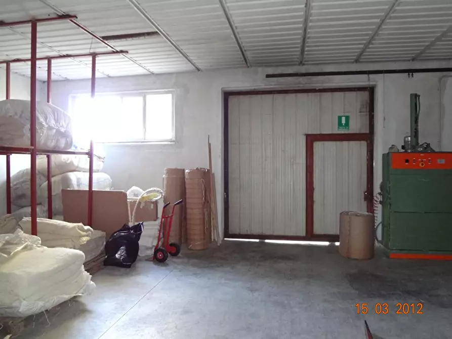 Immagine 6 di Locale commerciale in affitto  in via ponte roitero a Spilimbergo