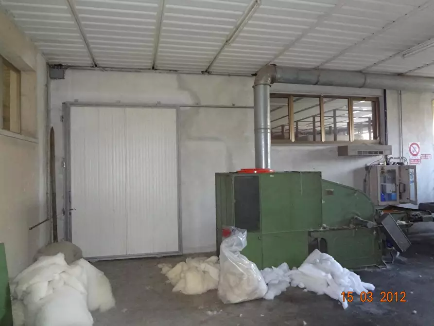 Immagine 8 di Locale commerciale in affitto  in via ponte roitero a Spilimbergo