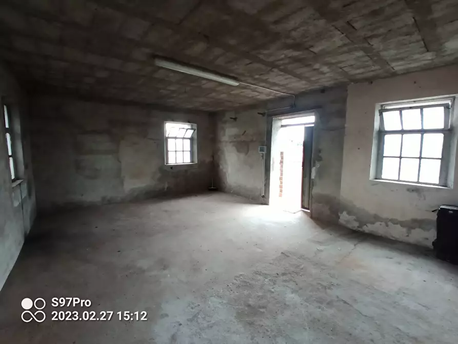 Immagine 1 di Magazzino in affitto  in via del cristo a Campolongo Tapogliano