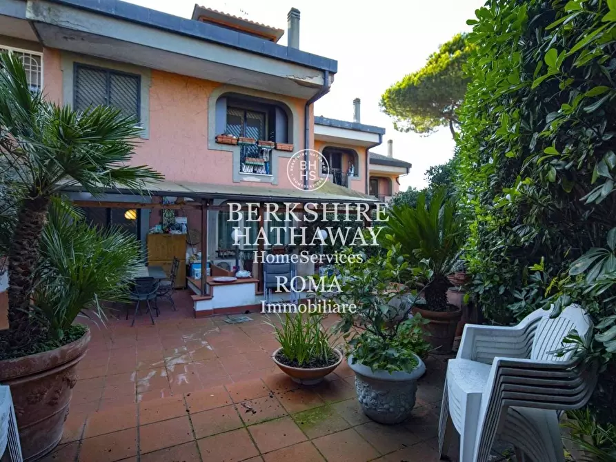 Immagine 20 di Villetta a schiera in vendita  in Vincenzo Arangio Ruiz a Roma