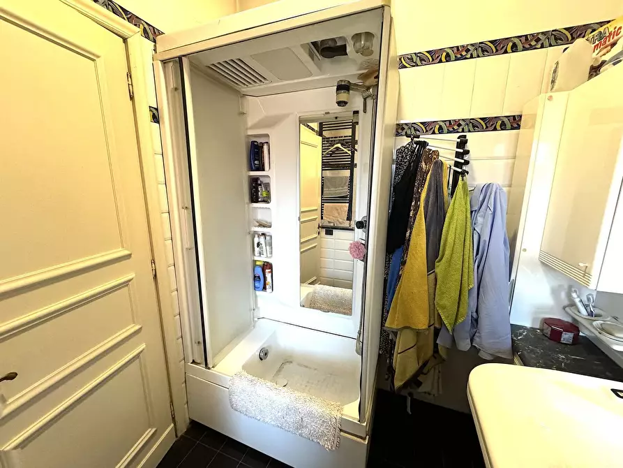 Immagine 27 di Villetta a schiera in vendita  in Vincenzo Arangio Ruiz a Roma