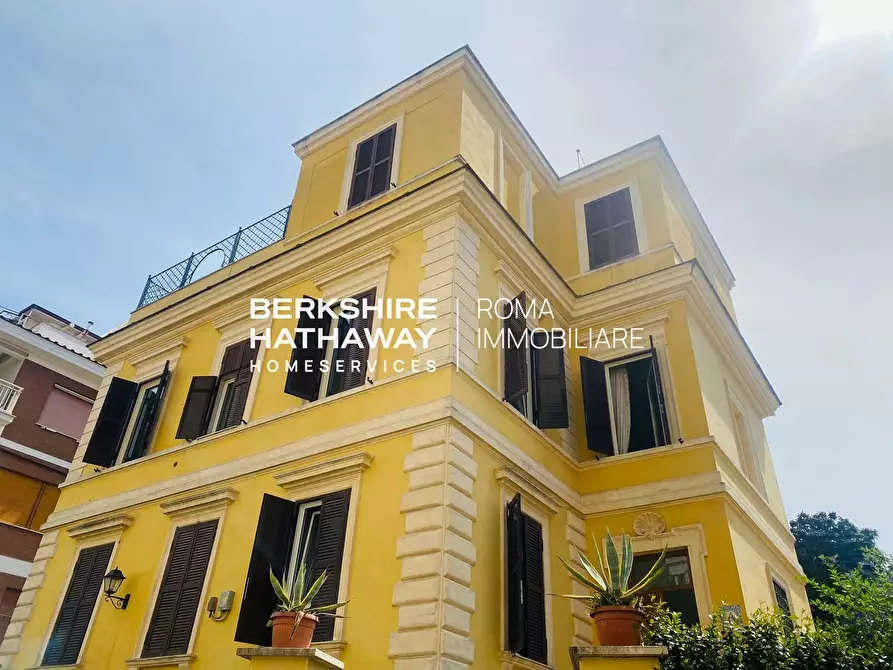 Immagine 2 di Villa in vendita  in delle Isole a Roma