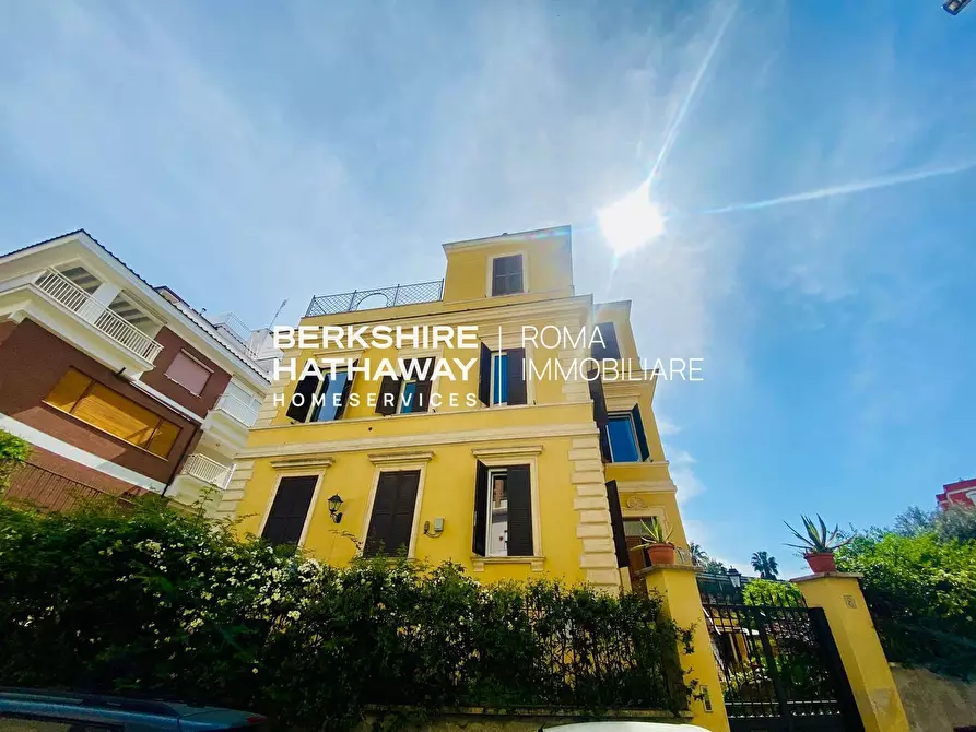 Immagine 4 di Villa in vendita  in delle Isole a Roma