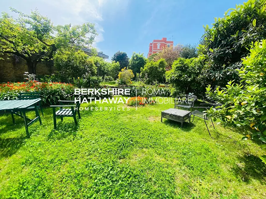 Immagine 5 di Villa in vendita  in delle Isole a Roma