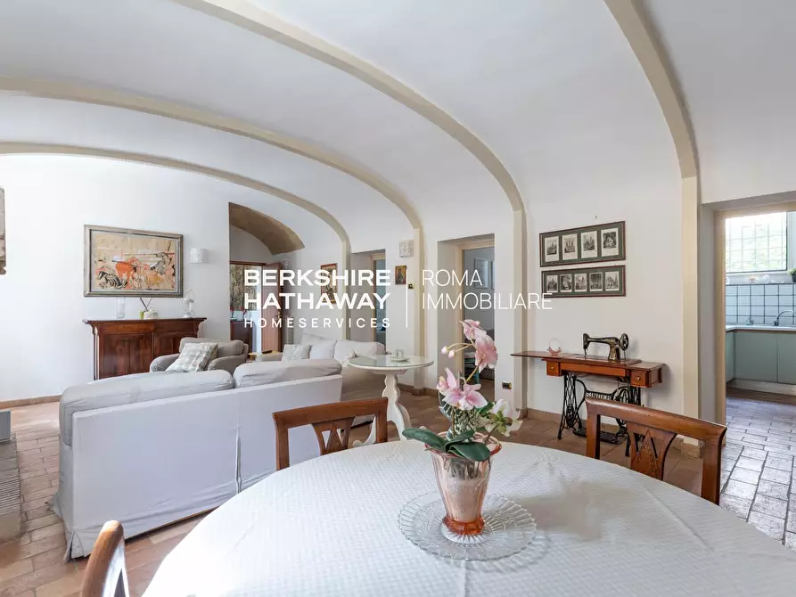 Immagine 9 di Villa in vendita  in delle Isole a Roma