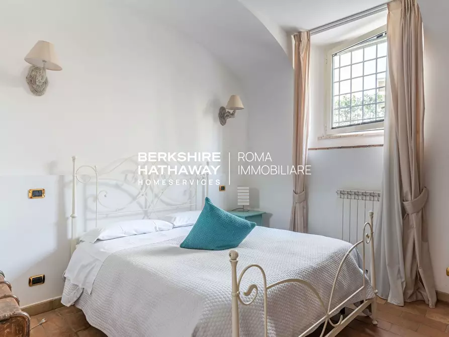 Immagine 10 di Villa in vendita  in delle Isole a Roma