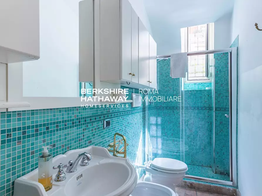 Immagine 11 di Villa in vendita  in delle Isole a Roma