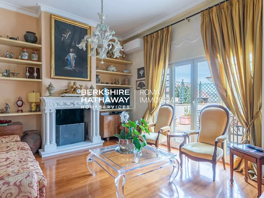 Immagine 13 di Villa in vendita  in delle Isole a Roma