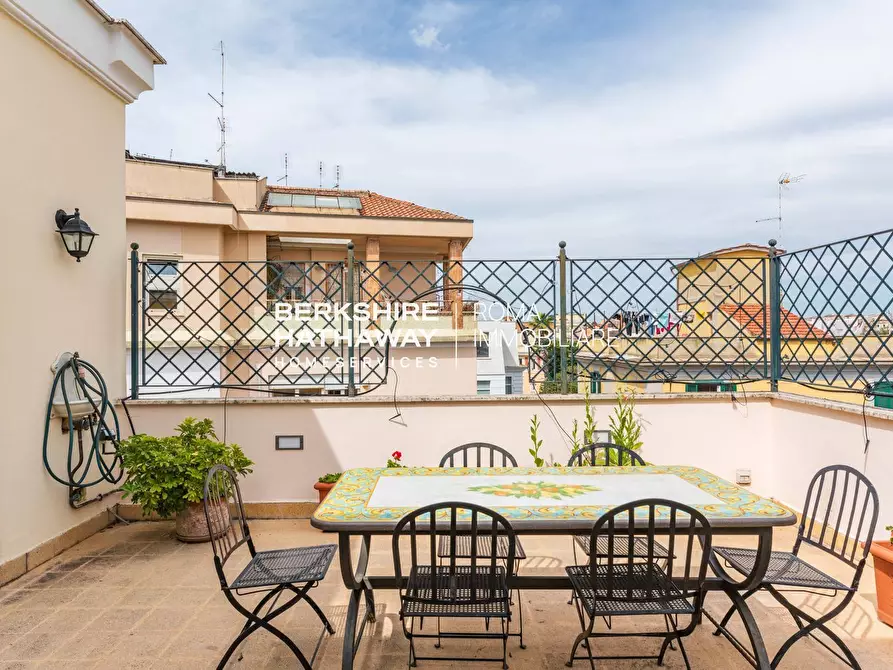 Immagine 15 di Villa in vendita  in delle Isole a Roma