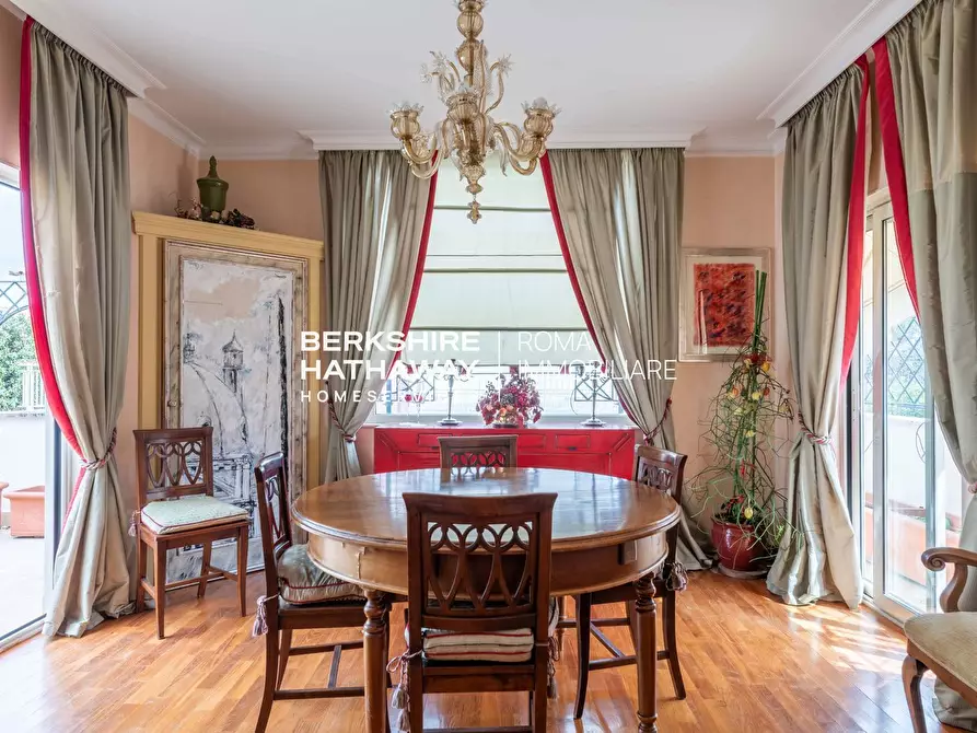 Immagine 14 di Villa in vendita  in delle Isole a Roma