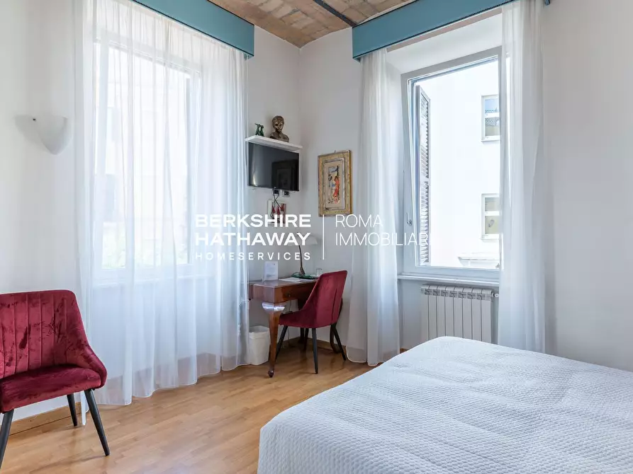 Immagine 27 di Villa in vendita  in delle Isole a Roma