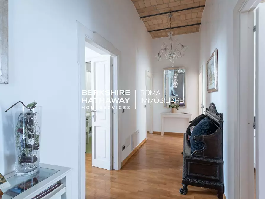 Immagine 26 di Villa in vendita  in delle Isole a Roma