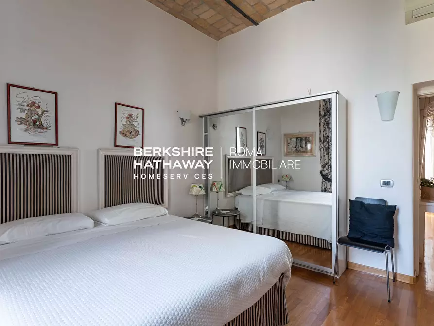 Immagine 31 di Villa in vendita  in delle Isole a Roma