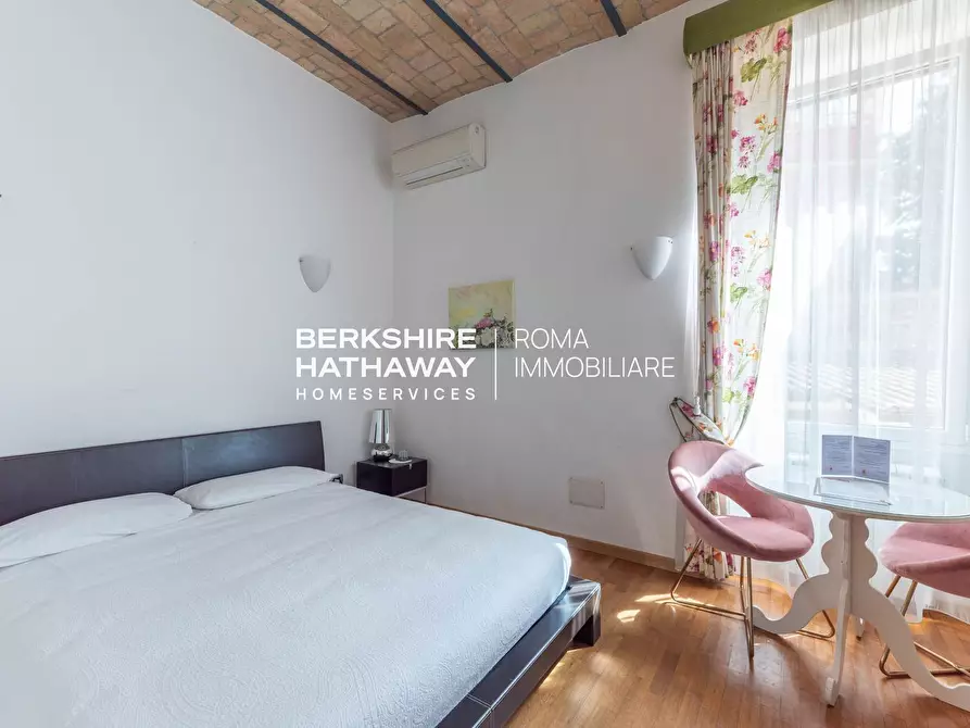 Immagine 33 di Villa in vendita  in delle Isole a Roma