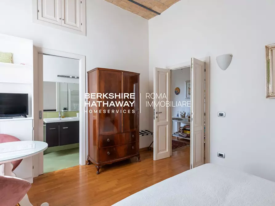 Immagine 35 di Villa in vendita  in delle Isole a Roma