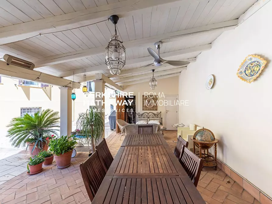Immagine 39 di Villa in vendita  in delle Isole a Roma