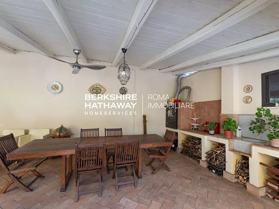 Immagine 38 di Villa in vendita  in delle Isole a Roma