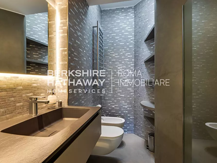 Immagine 43 di Appartamento in affitto  in Piazza Cavour 1 a Roma