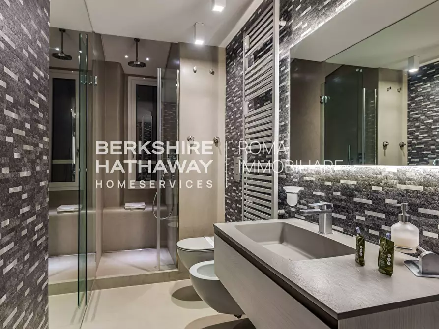 Immagine 47 di Appartamento in affitto  in Piazza Cavour 1 a Roma