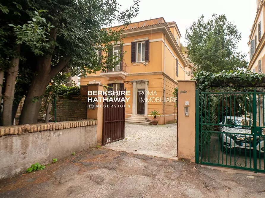 Immagine 2 di Villa in vendita  in Agordat a Roma