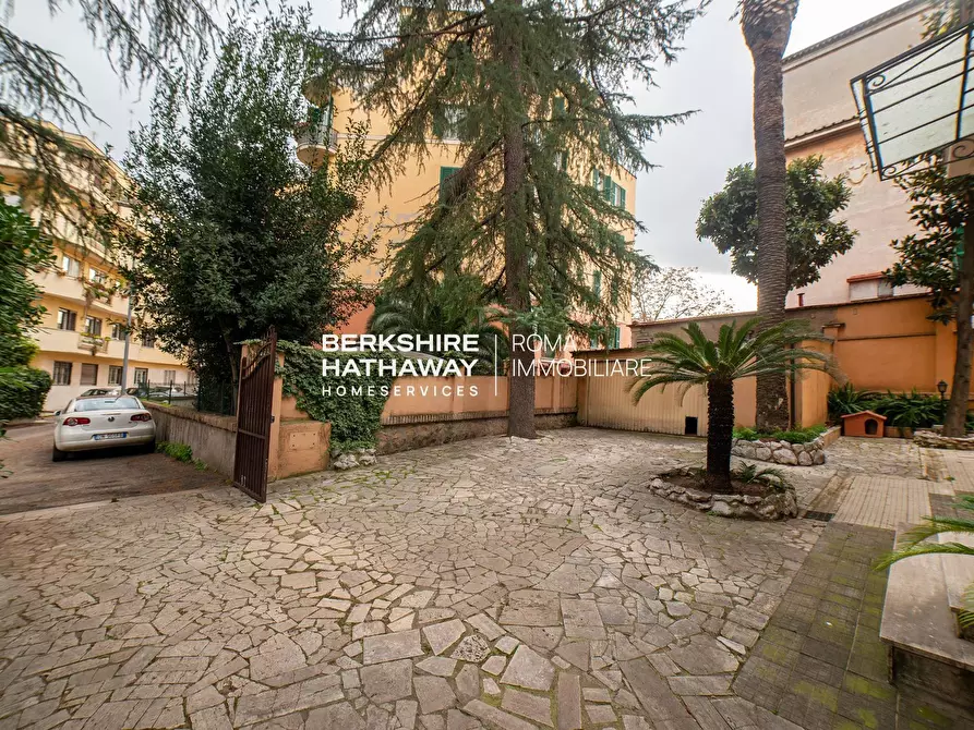 Immagine 4 di Villa in vendita  in Agordat a Roma