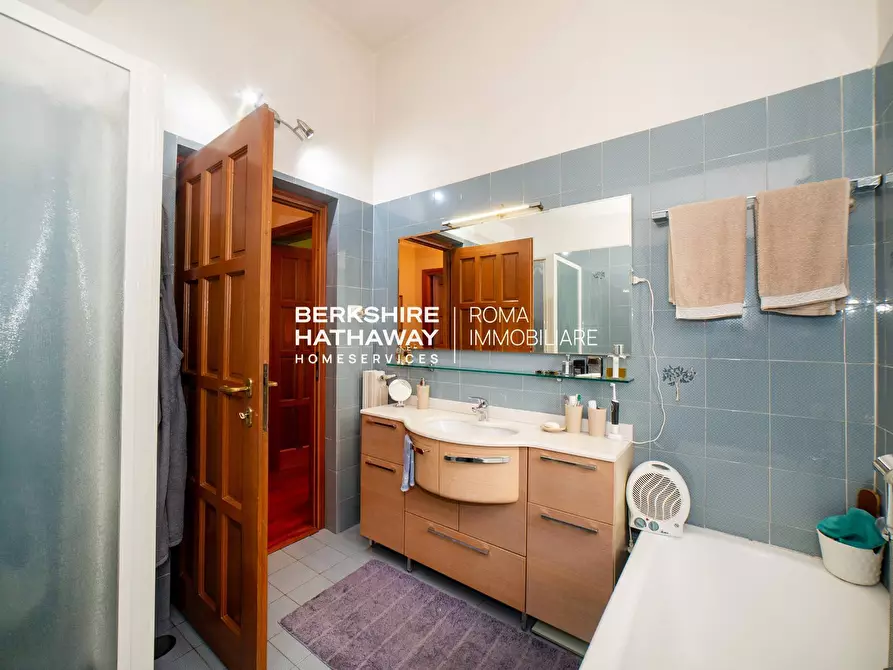 Immagine 22 di Villa in vendita  in Agordat a Roma