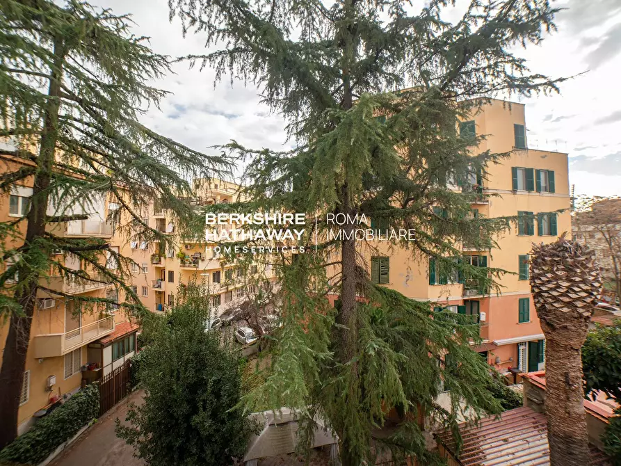 Immagine 34 di Villa in vendita  in Agordat a Roma