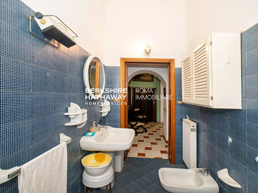 Immagine 44 di Villa in vendita  in Agordat a Roma
