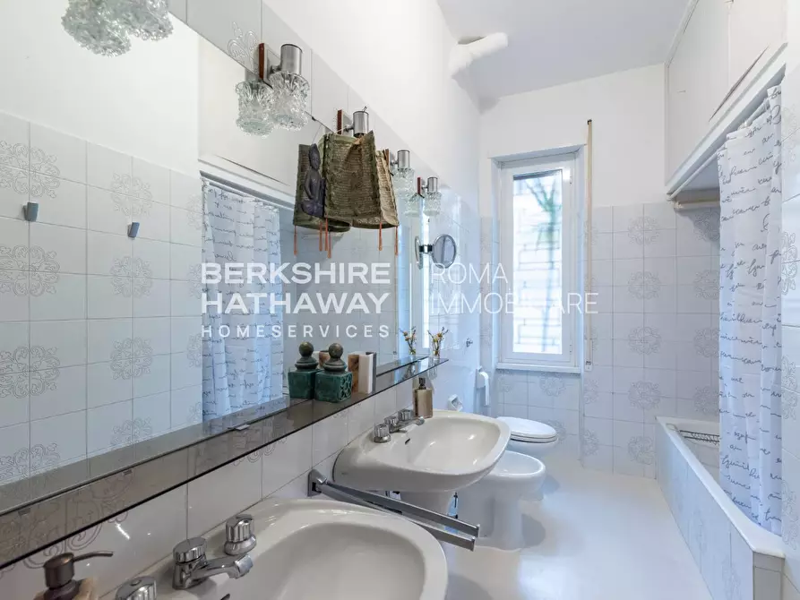 Immagine 30 di Appartamento in vendita  in Reggio Emilia a Roma