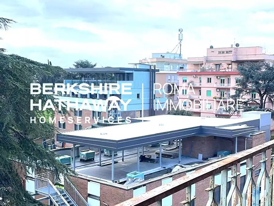 Immagine 8 di Appartamento in vendita  in Via Veroli a Roma