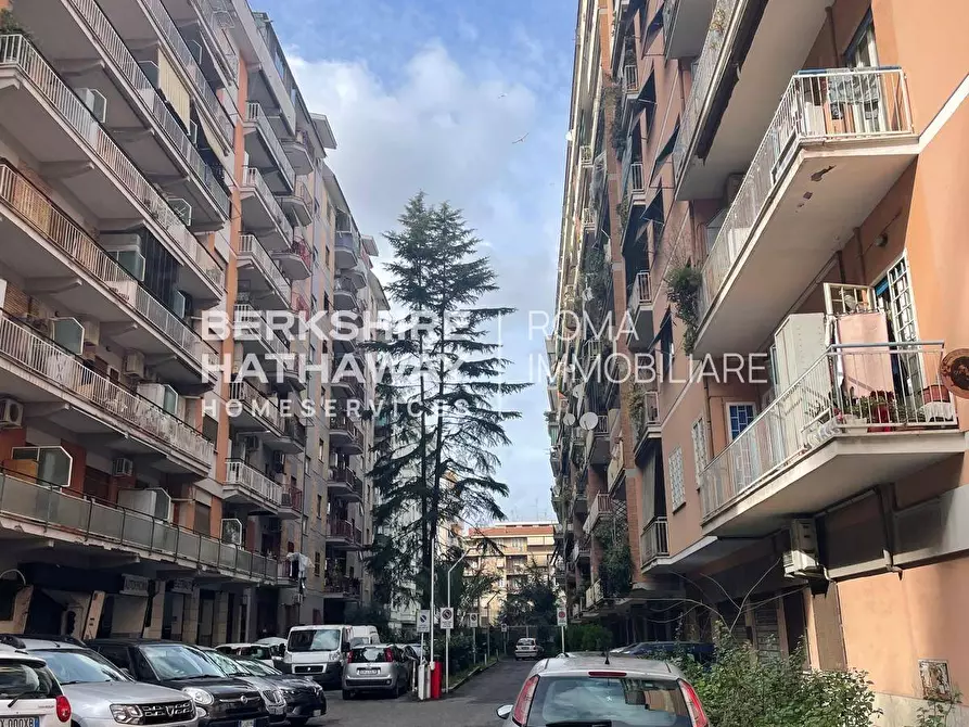 Immagine 29 di Appartamento in vendita  in Via Veroli a Roma