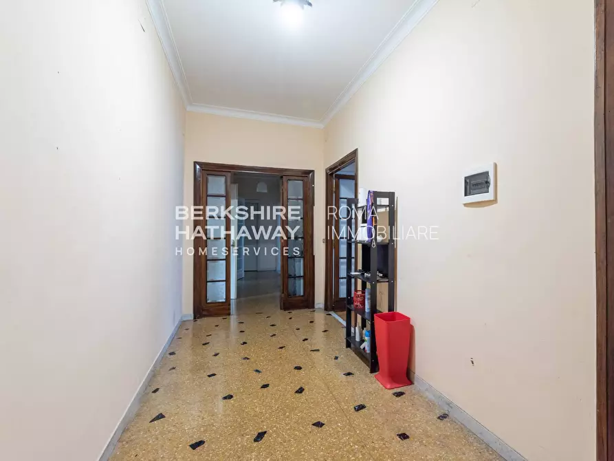 Immagine 30 di Appartamento in vendita  in Via Dessiè a Roma