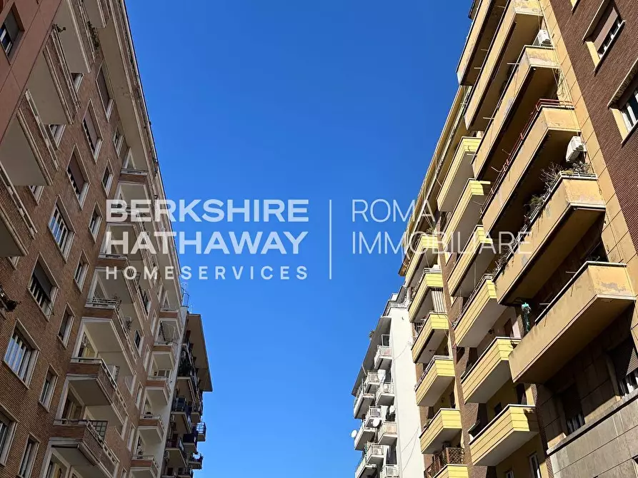 Immagine 32 di Appartamento in vendita  in Via Dessiè a Roma