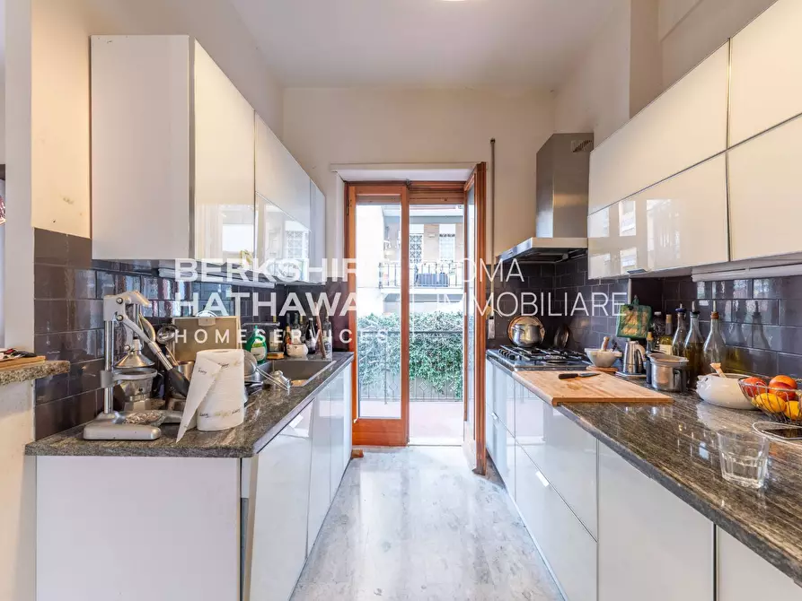 Immagine 13 di Appartamento in vendita  in Via Dante De Blasi 1 a Roma