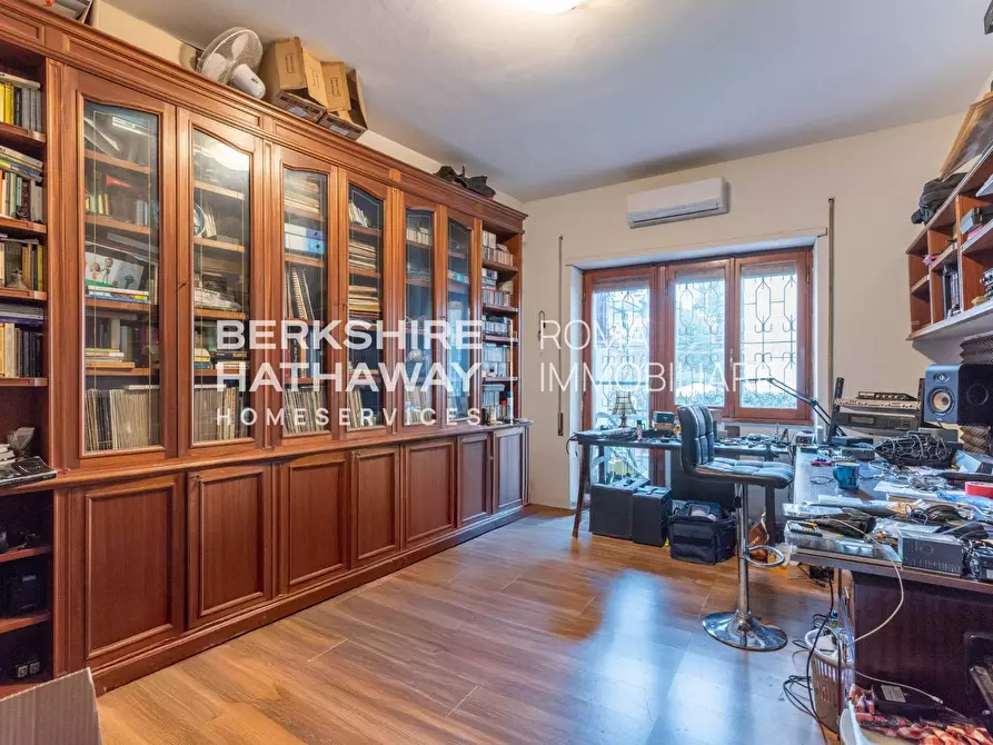 Immagine 22 di Appartamento in vendita  in Via Dante De Blasi 1 a Roma