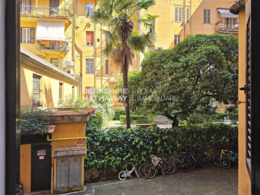 Immagine 10 di Appartamento in vendita  in Chiana a Roma