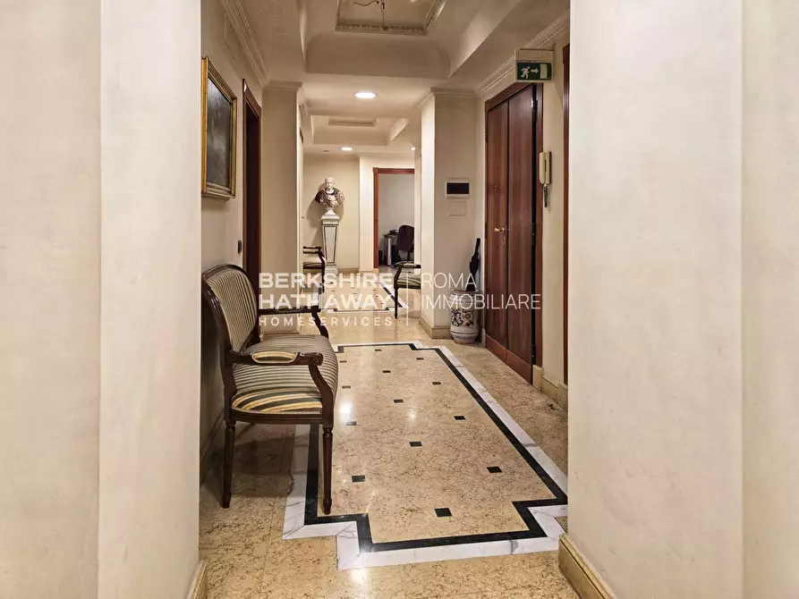 Immagine 12 di Appartamento in vendita  in Chiana a Roma