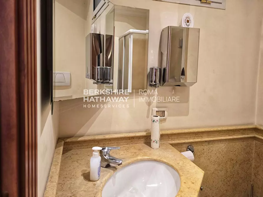 Immagine 25 di Appartamento in vendita  in Chiana a Roma