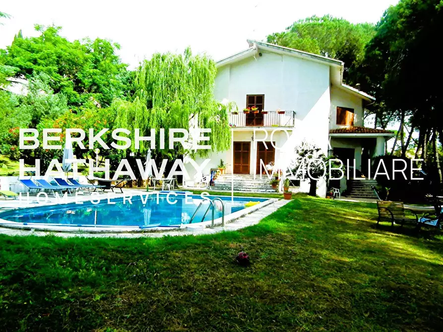 Immagine 4 di Villa in vendita  in Via Alida Valli a Roma