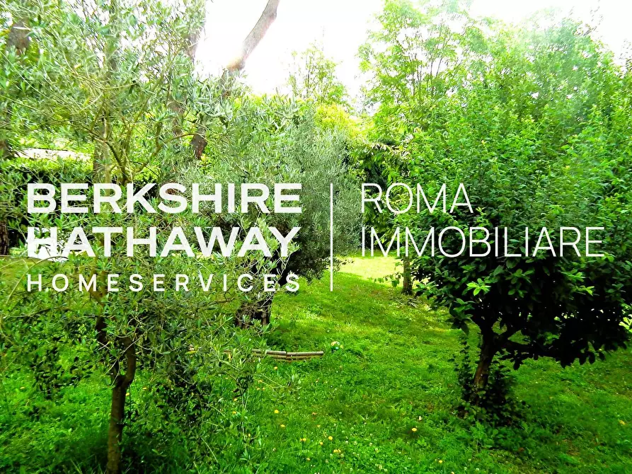 Immagine 8 di Villa in vendita  in Via Alida Valli a Roma