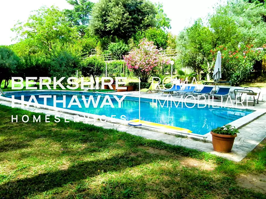 Immagine 12 di Villa in vendita  in Via Alida Valli a Roma