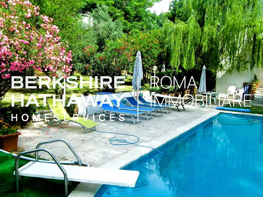 Immagine 13 di Villa in vendita  in Via Alida Valli a Roma