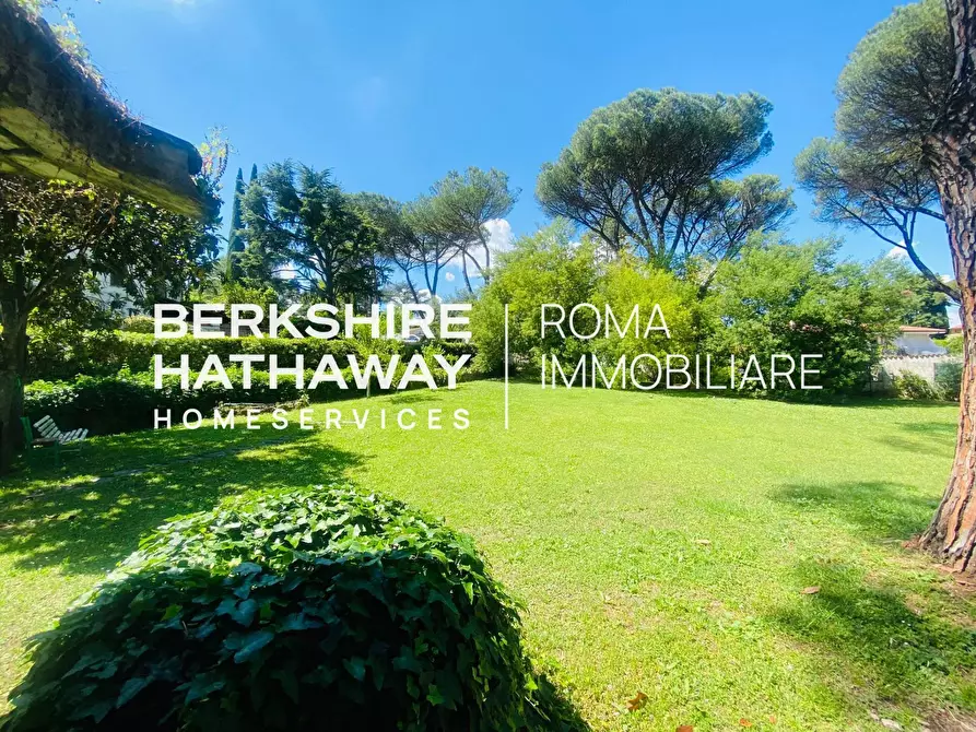 Immagine 15 di Villa in vendita  in Via Alida Valli a Roma