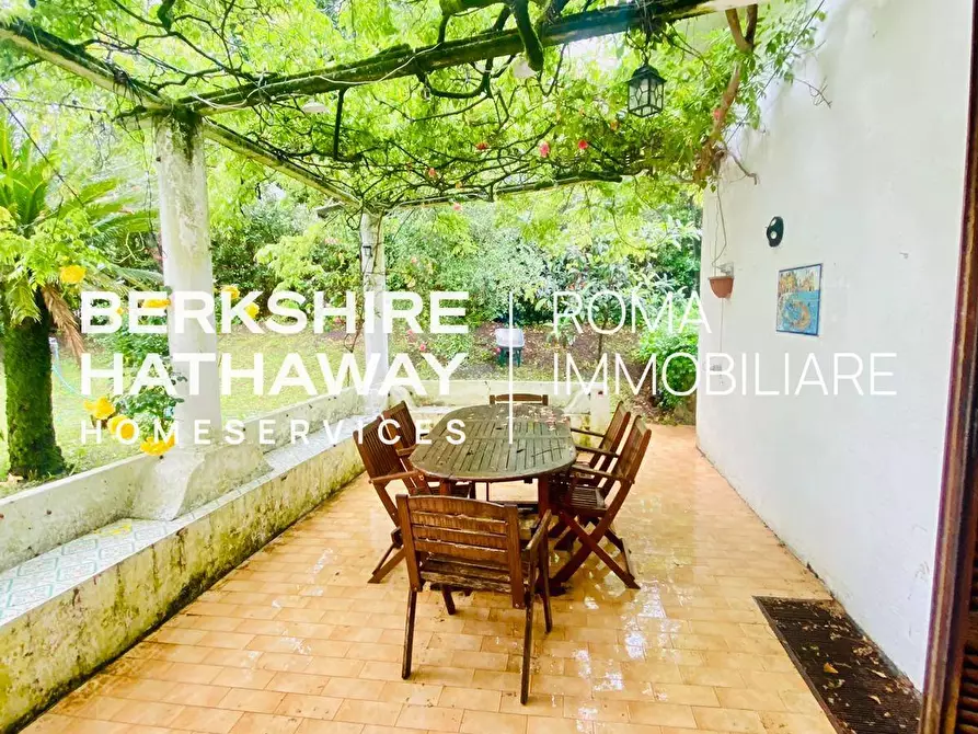 Immagine 27 di Villa in vendita  in Via Alida Valli a Roma