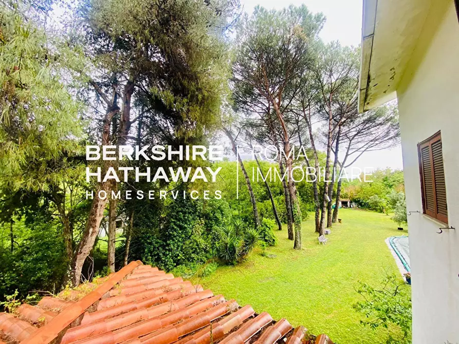 Immagine 28 di Villa in vendita  in Via Alida Valli a Roma