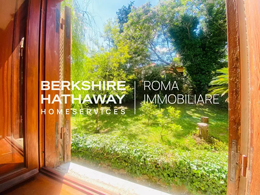 Immagine 34 di Villa in vendita  in Via Alida Valli a Roma